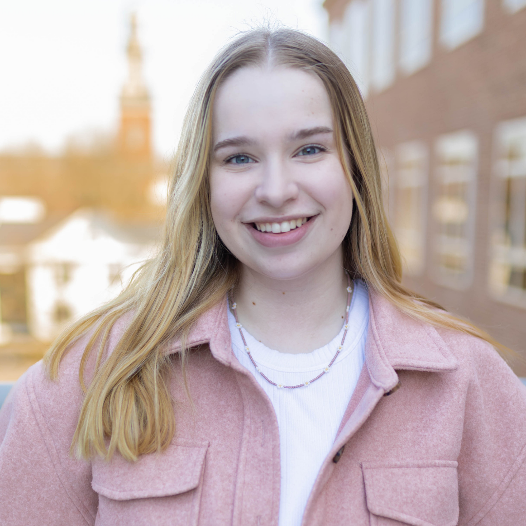Lily Charkow '27