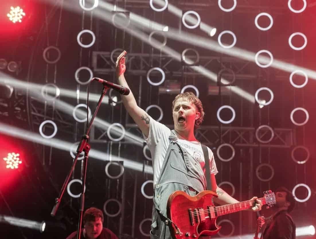 Conor Mason leeftijd en carrière als leadzanger van Nothing But Thieves
