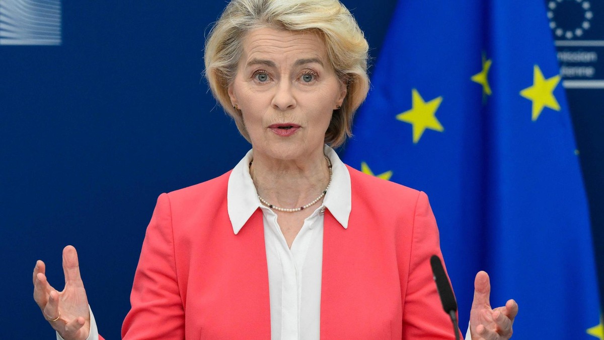 Kommissionspräsidentin Ursula von der Leyen hat Experten beauftragt. Diese fordern Regeln bei der Nutzung Sozialer Medien. Kommissionspräsidentin Ursula von der Leyen hat Experten beauftragt. Diese fordern Regeln bei der Nutzung Sozialer Medien.