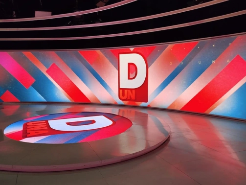 Pantalla gigante curva estudio de tv 360 + piso led multiled