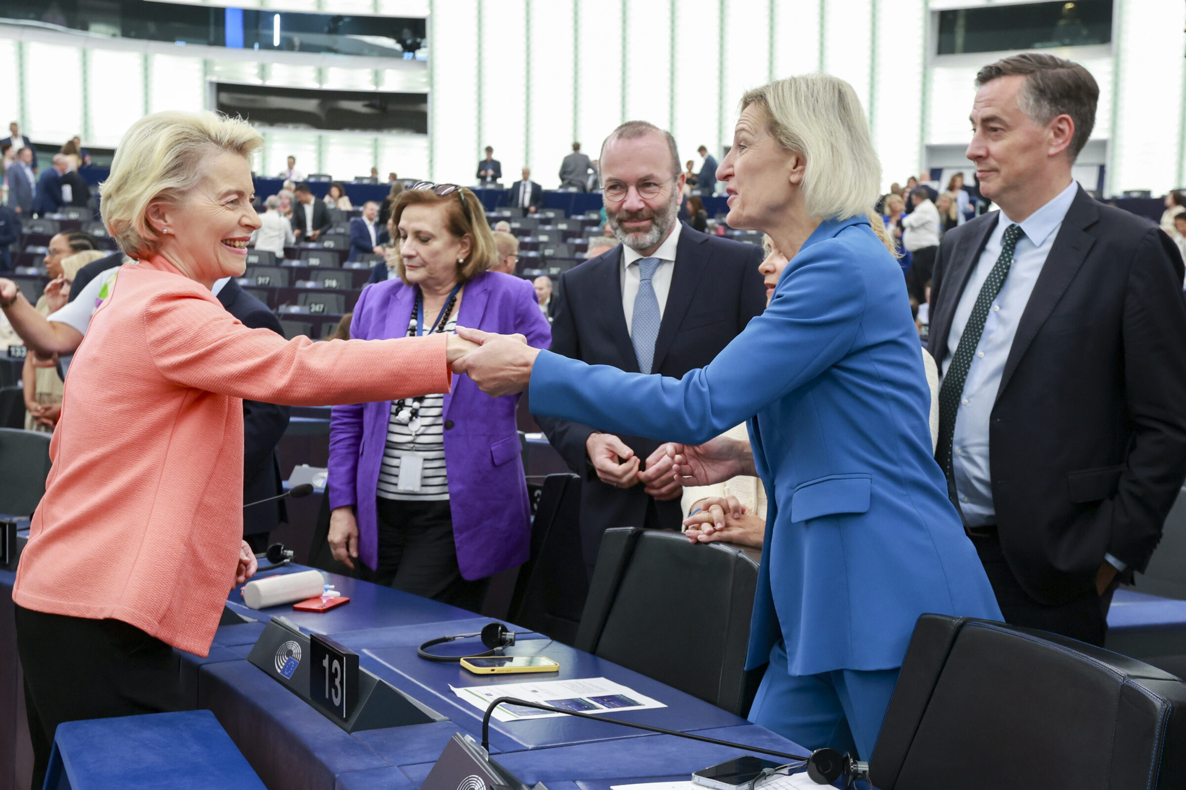 German European People's Party MEP Angelika Niebler (r) with Ursula von der Leyen