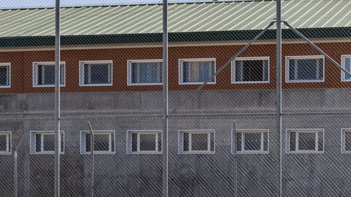 Una riña de pareja entre funcionarios acaba en denuncia al director de la cárcel de Estremera