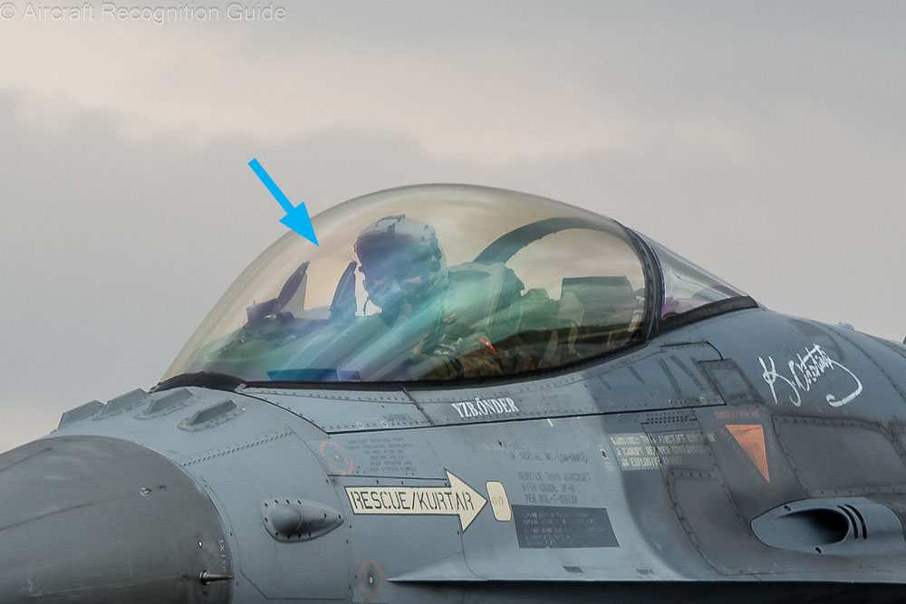 Nearly all versions of the F-16 have this type of head-up display (HUD): straight sides with a curved, non-framed top. Image