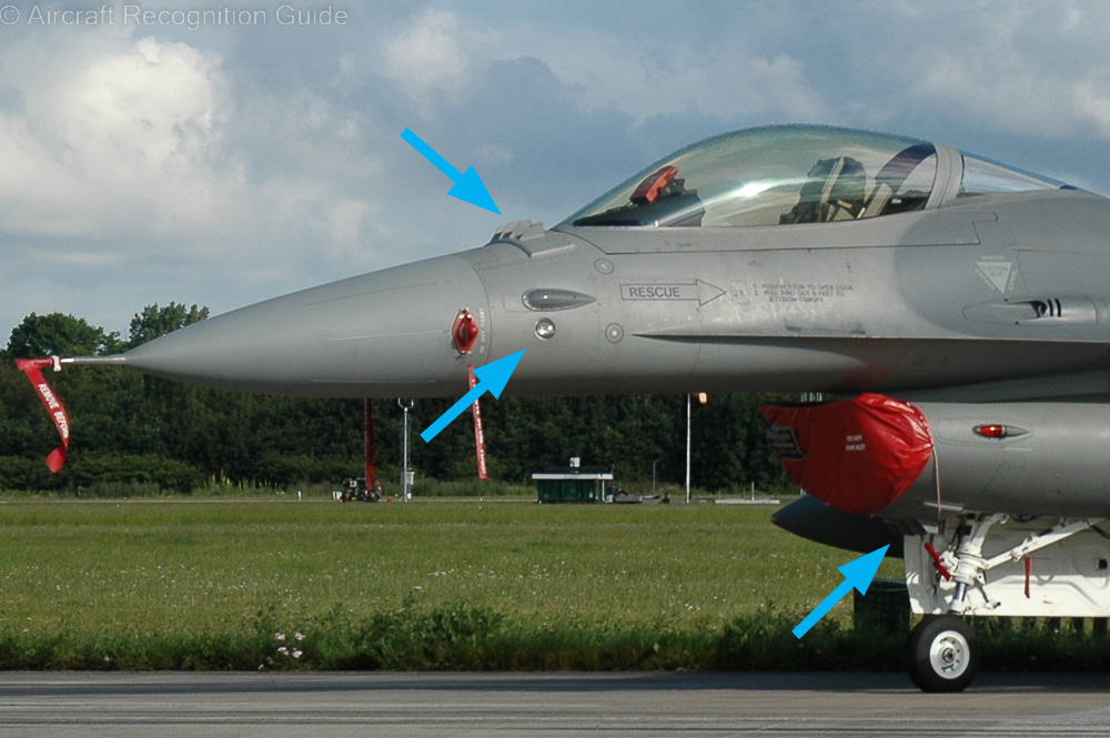The four antennas in front of the nose of the F-16A ADF have a different shape than those of the F-16AM. Note the search light at the side of the nose. Image