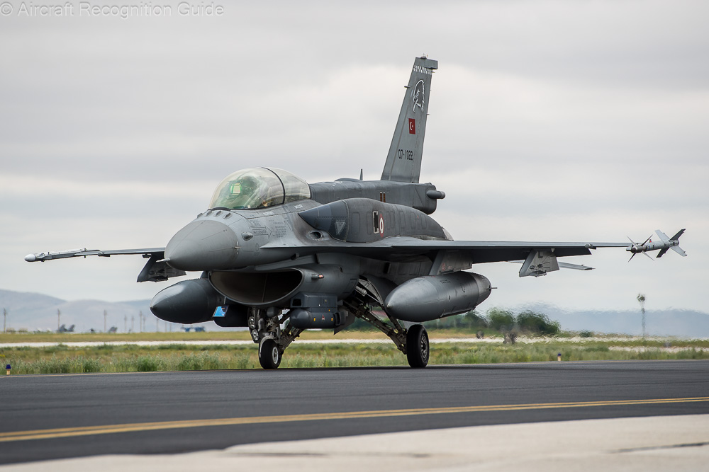 Here is another F-16D Block 50+ with dorsal spine, but now also with the conformal fuel tanks. Image