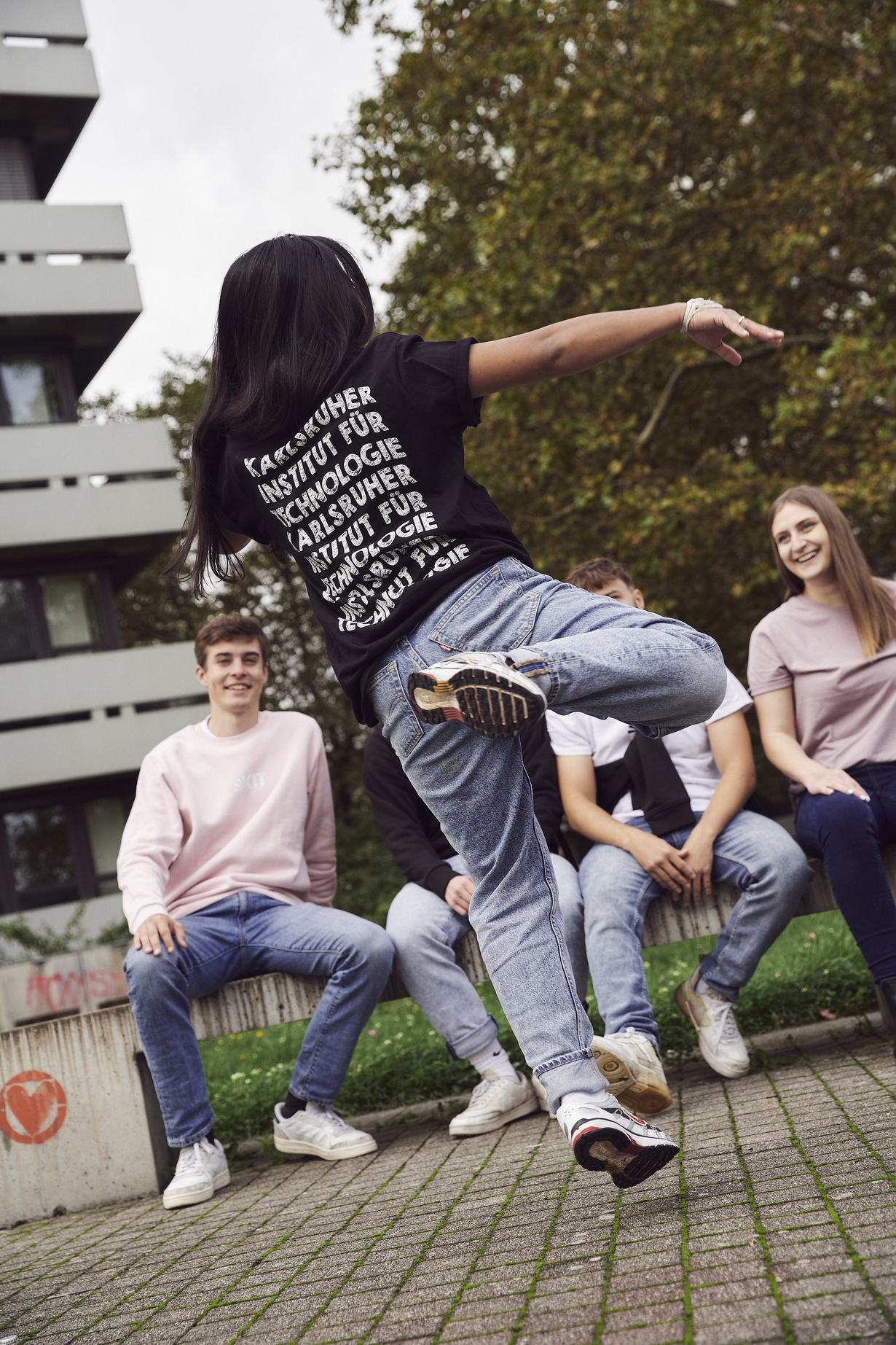 Students chilling at the KIT Campus