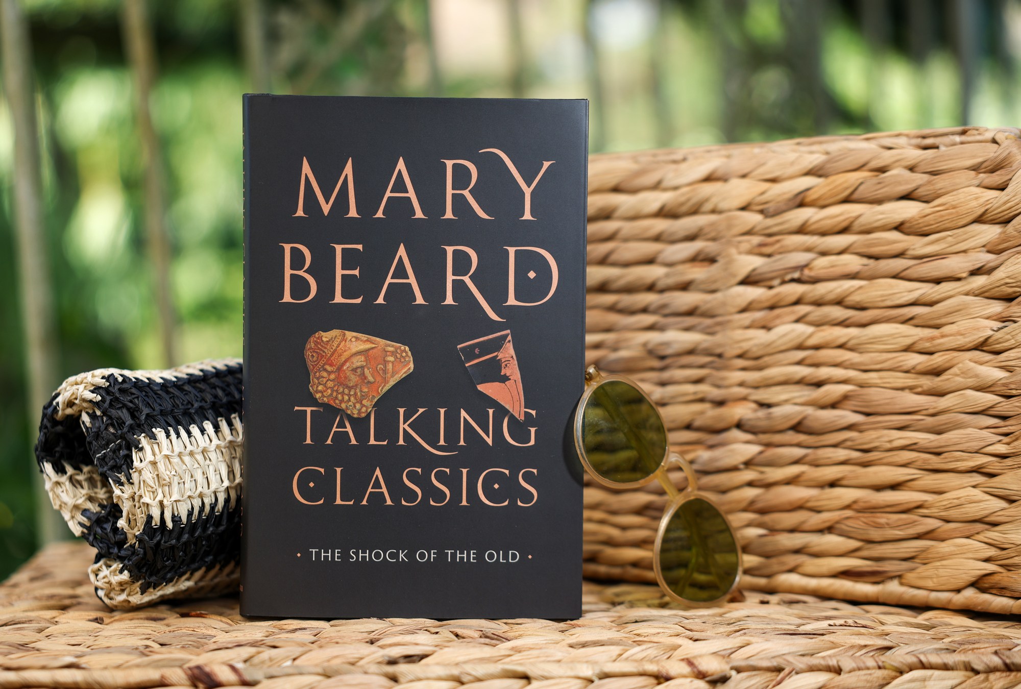 CTC-L-ENT-SUMMER-BOOKS007_263211836 “Talking Classics” by Mary Beard.