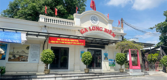Hanoi Long Bien station